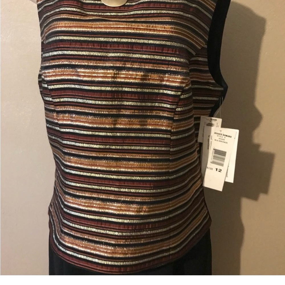 Jessica Howard fully lined maxi dress, metallic top with hidden back zipper. - Picture 5 of 11